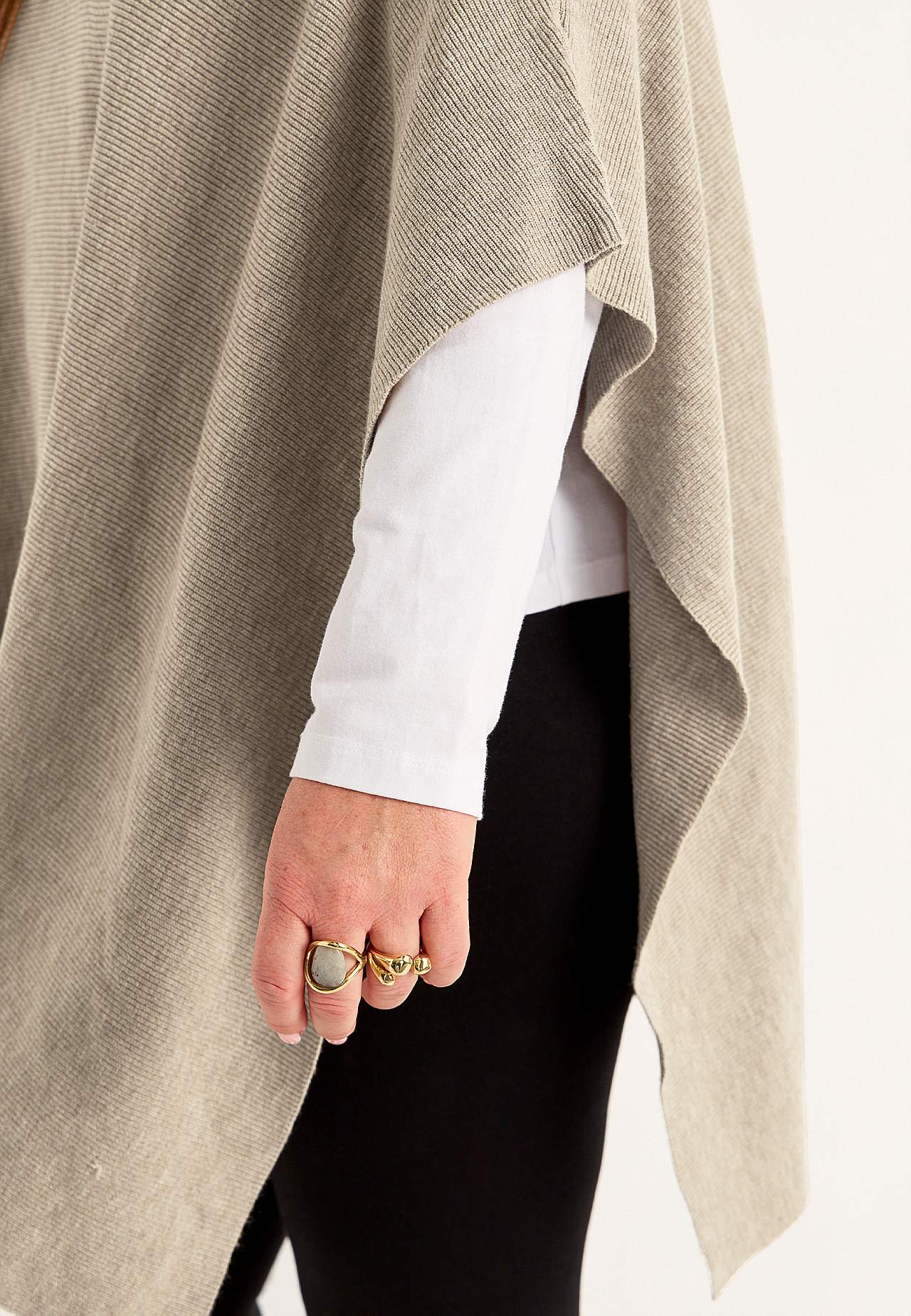 Fintstrikket poncho