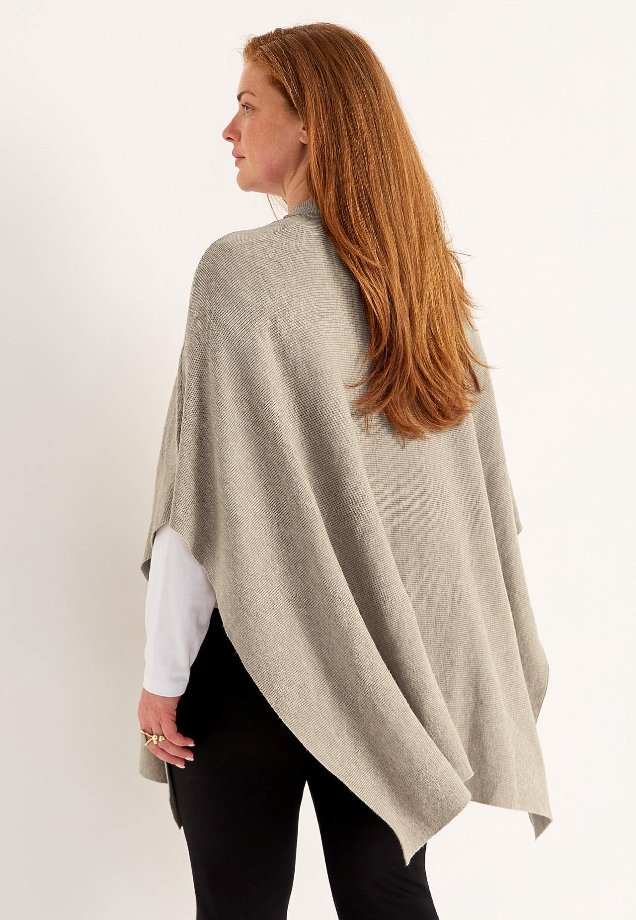 Fintstrikket poncho