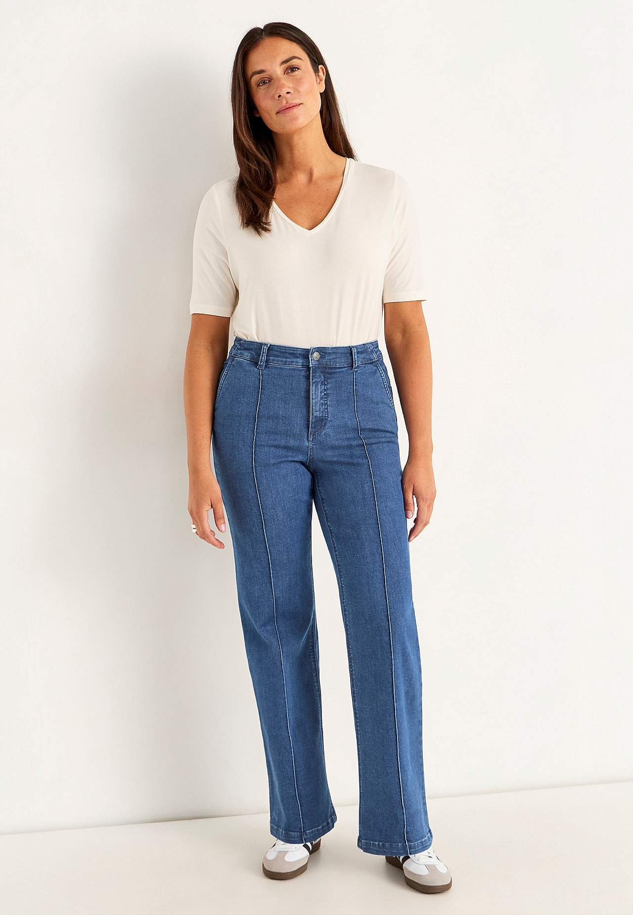 Brede jeans med syede pressefolder Mia