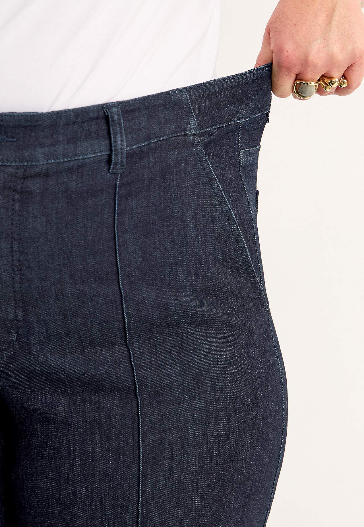 Brede jeans med syede pressefolder Mia