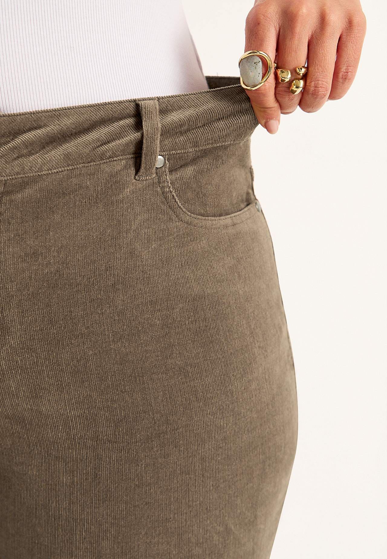 Elastiske fløjlsbukser med lige ben