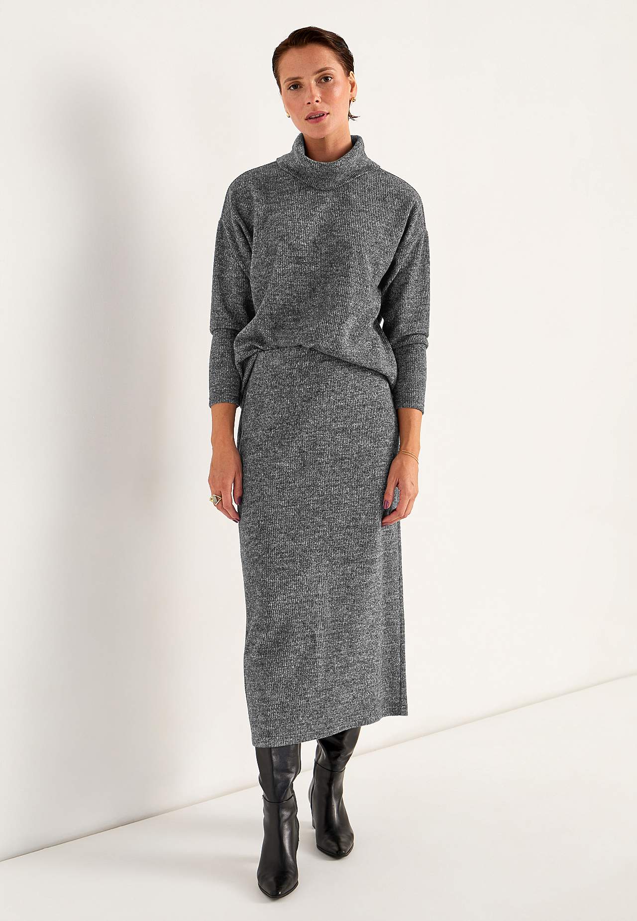 Superblød nederdel med slids