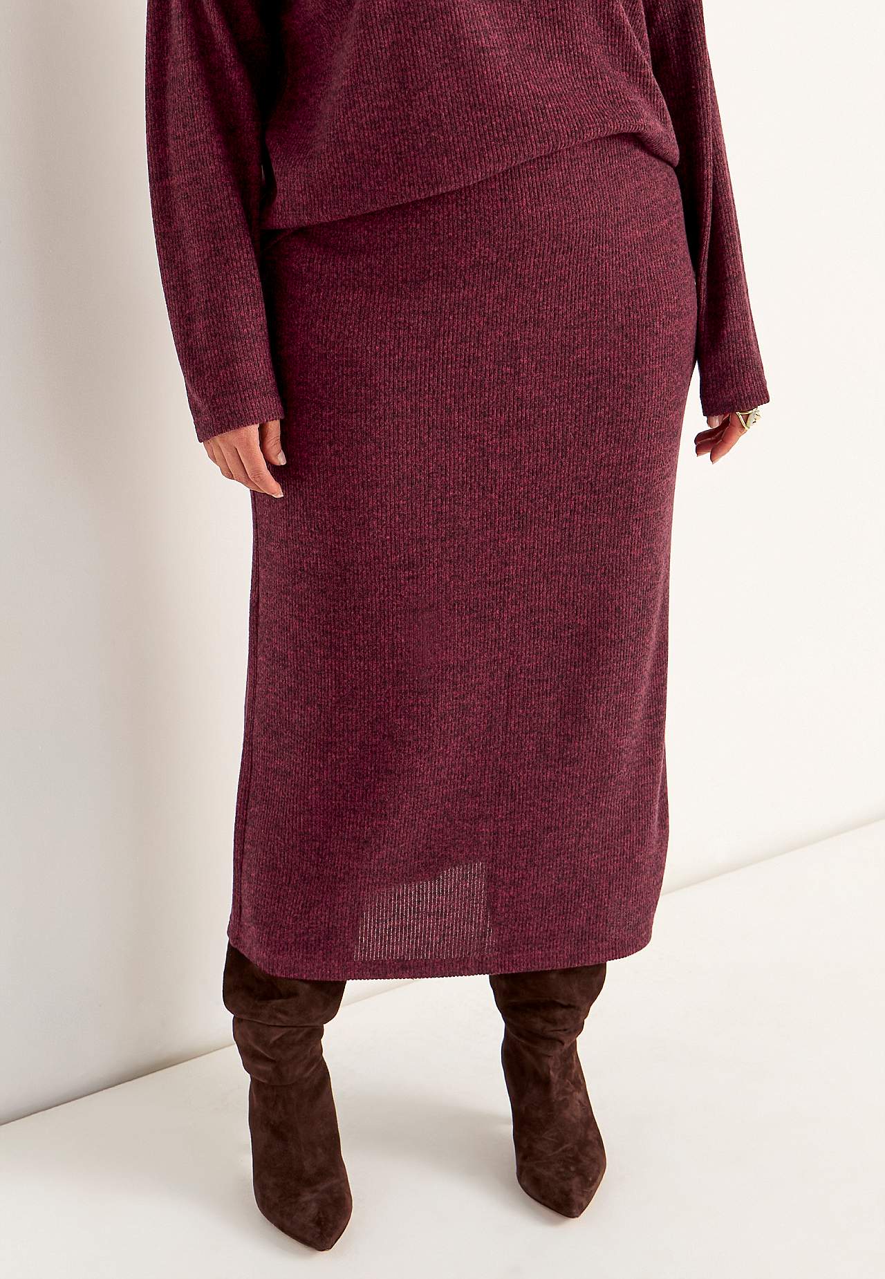 Superblød nederdel med slids Beata