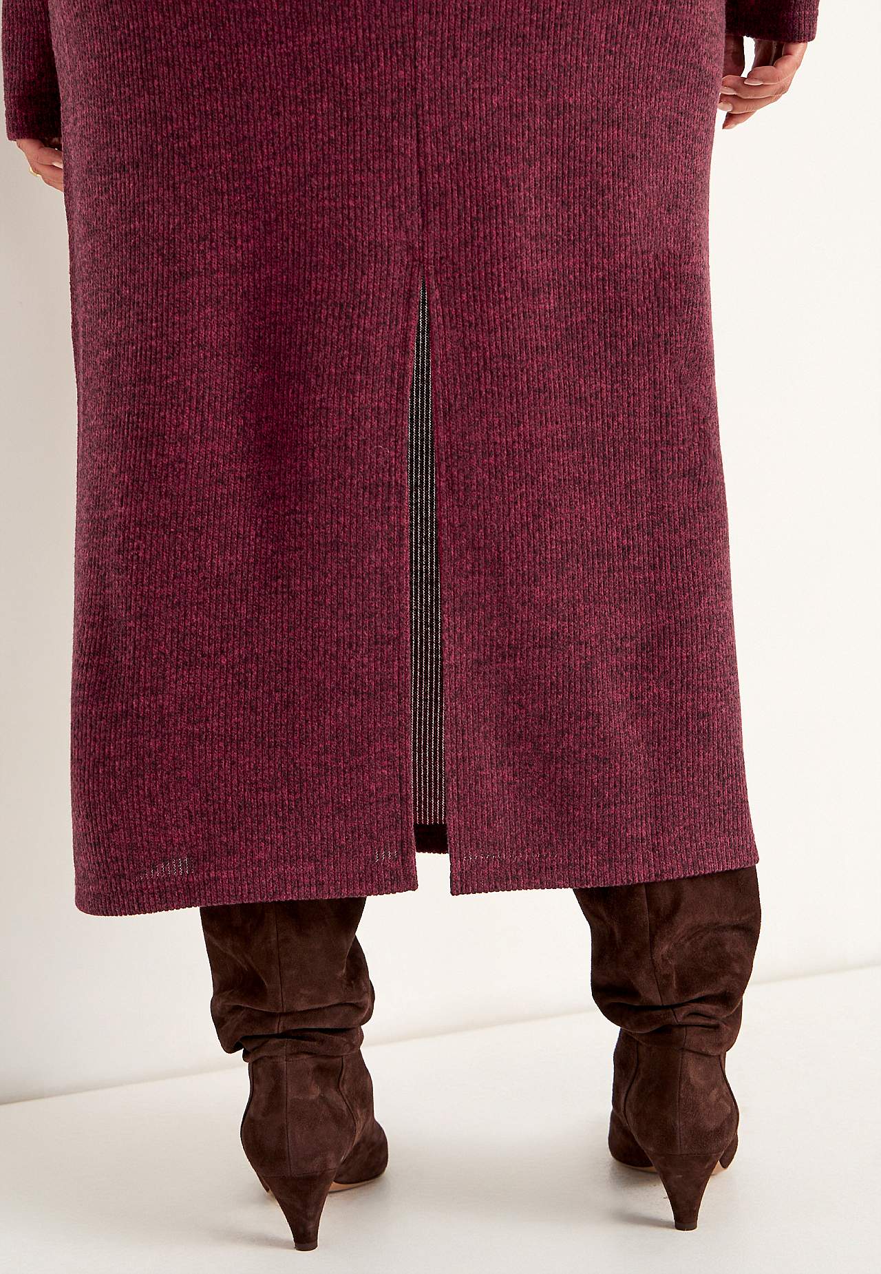 Superblød nederdel med slids Beata