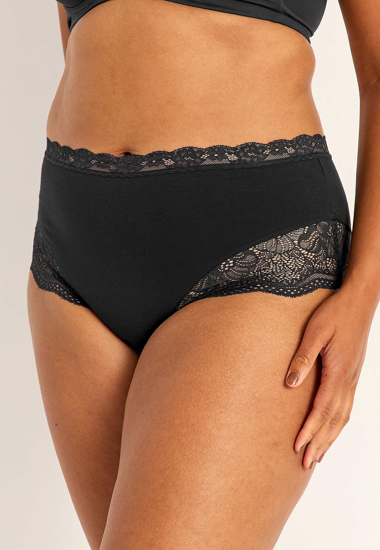 Trusse i bomuld med blondekant 3-pack