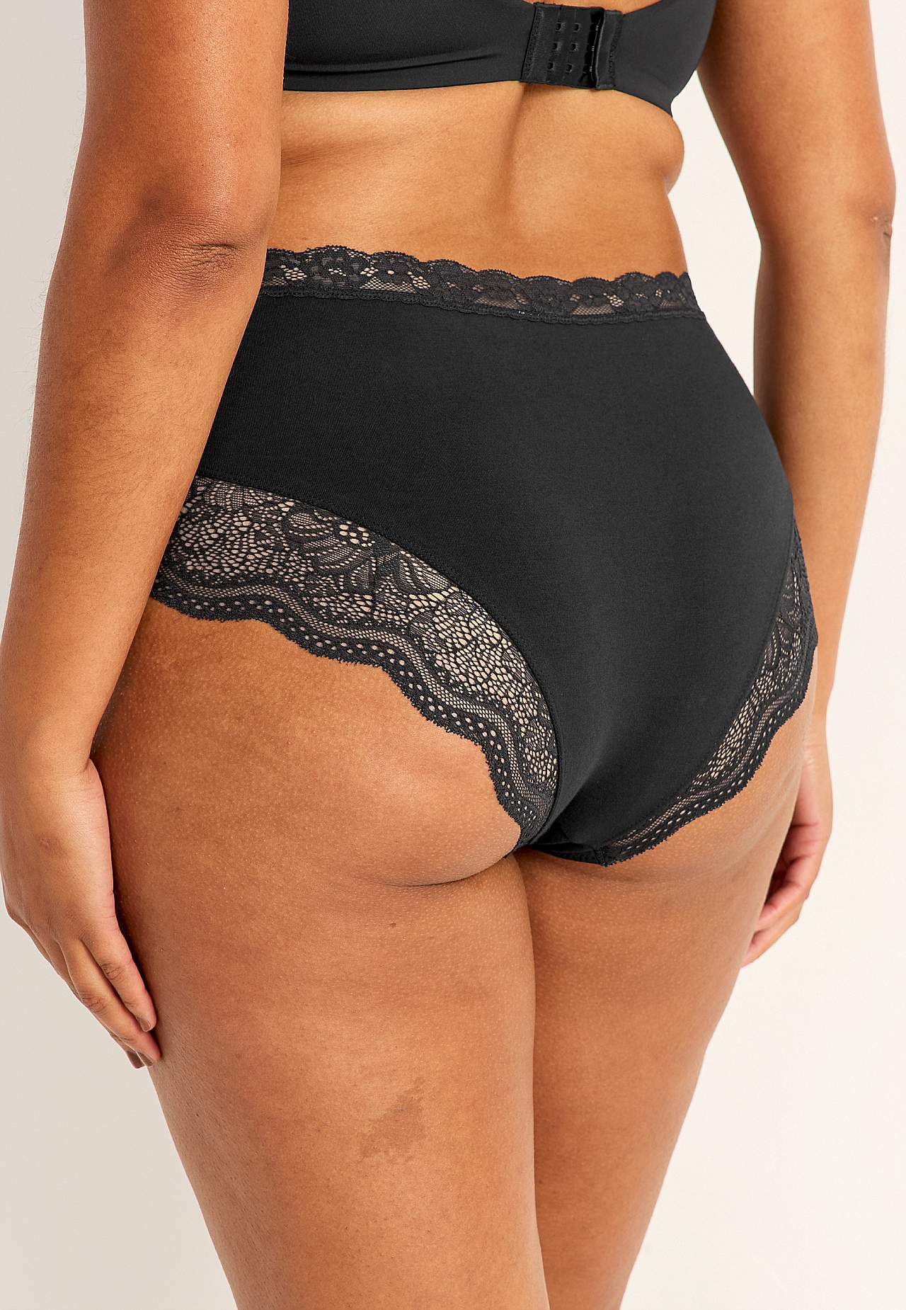 Trusse i bomuld med blondekant 3-pack