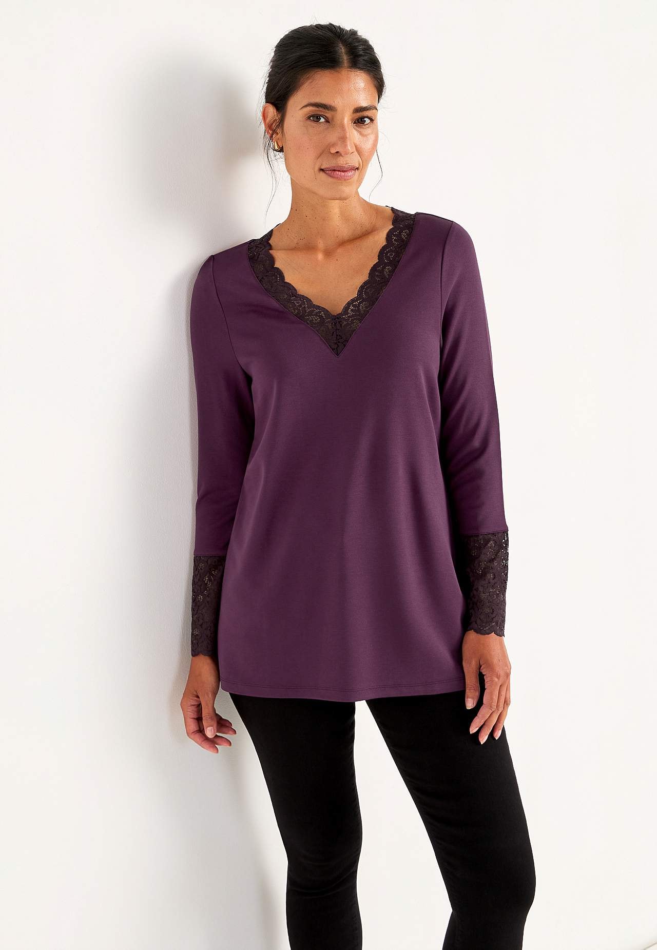 Jerseytunika med blondedetaljer