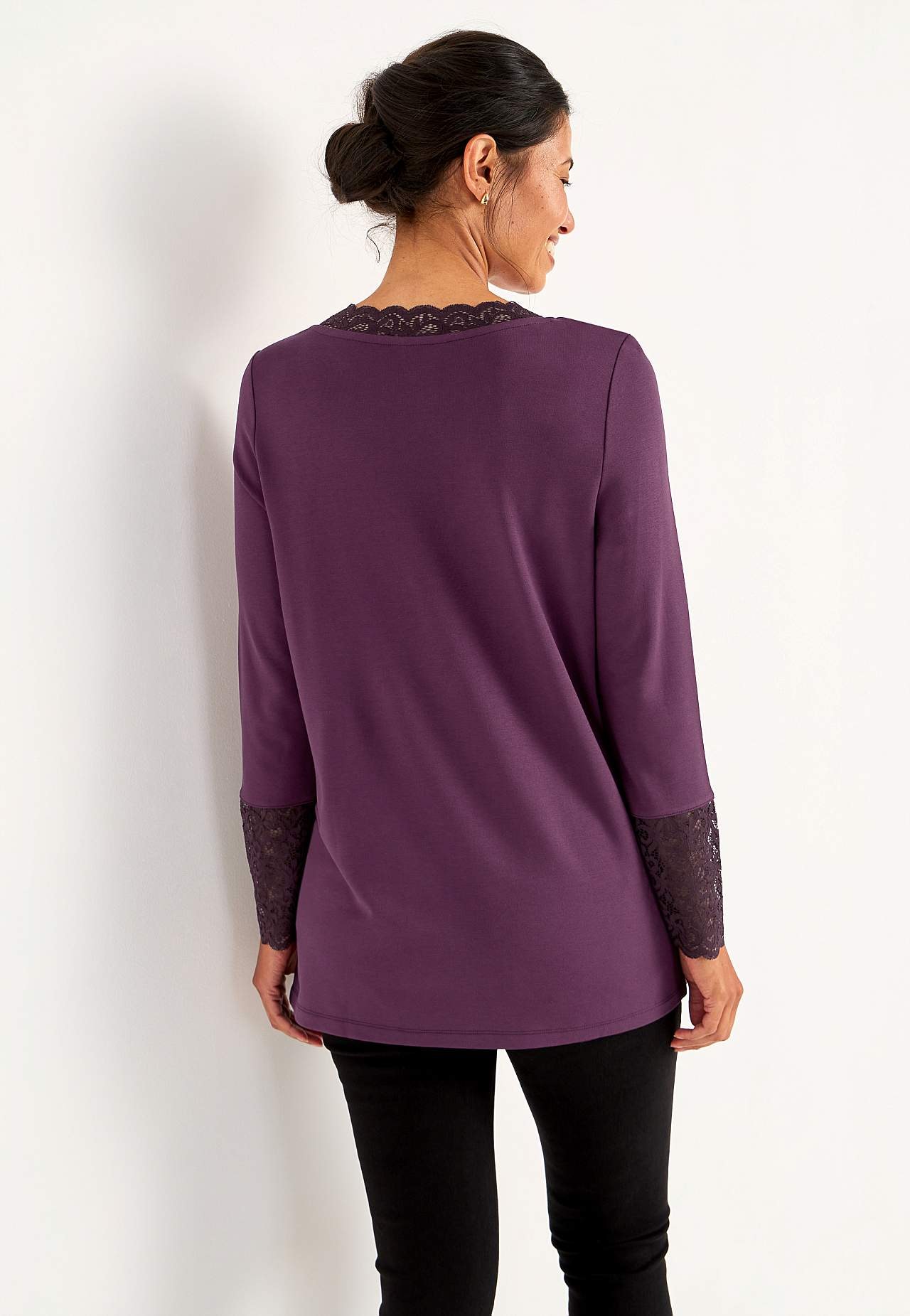 Jerseytunika med blondedetaljer