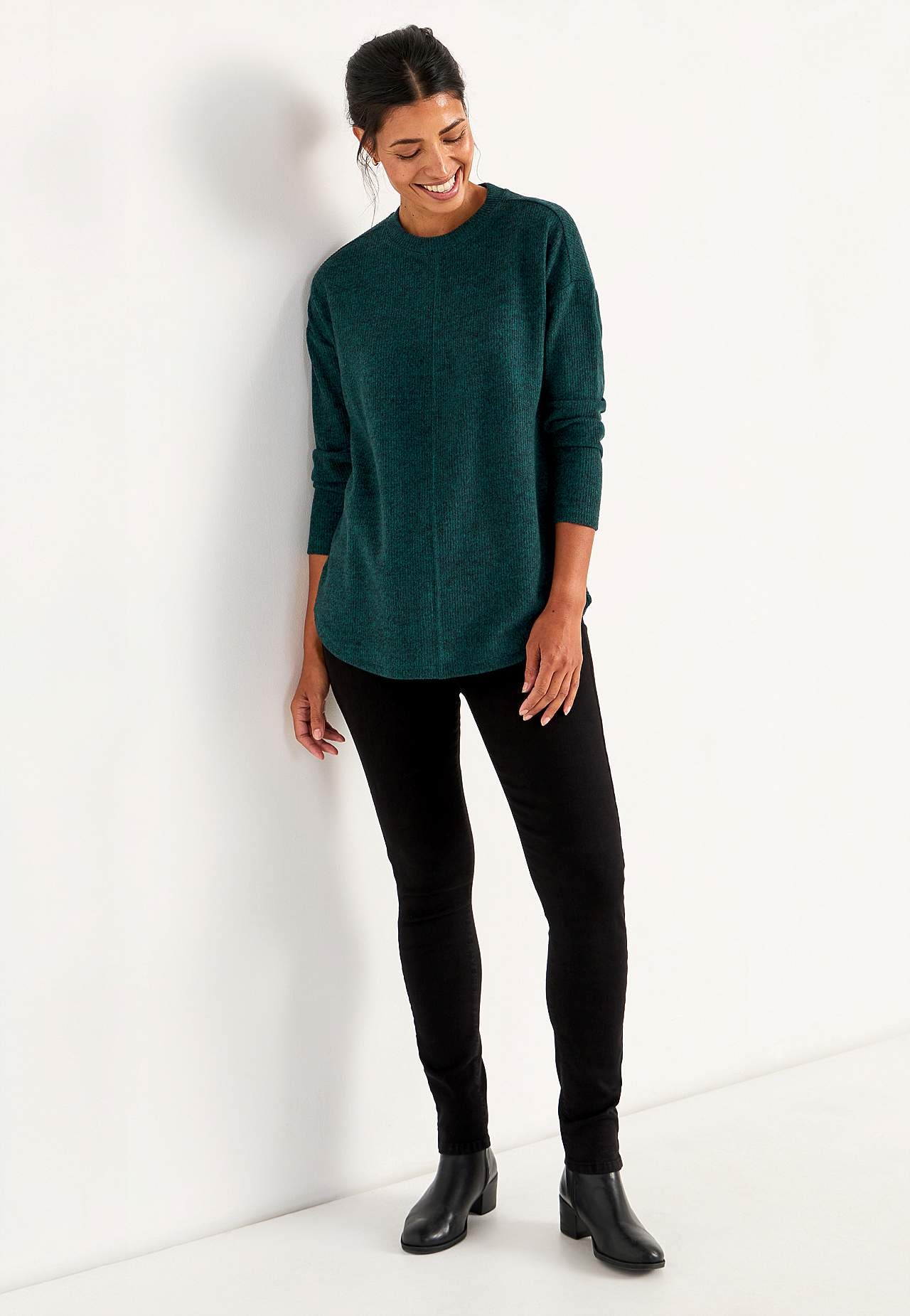 Superblød trøje med dekorativ midtersøm Beata