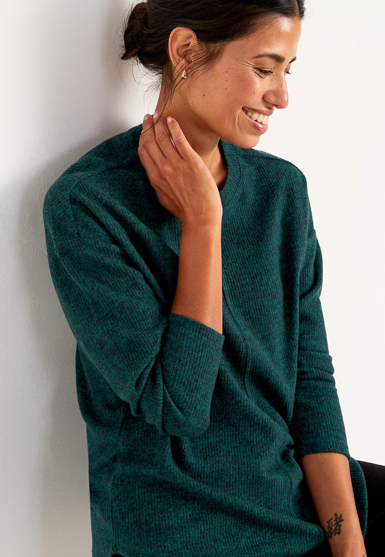 Superblød trøje med dekorativ midtersøm Beata