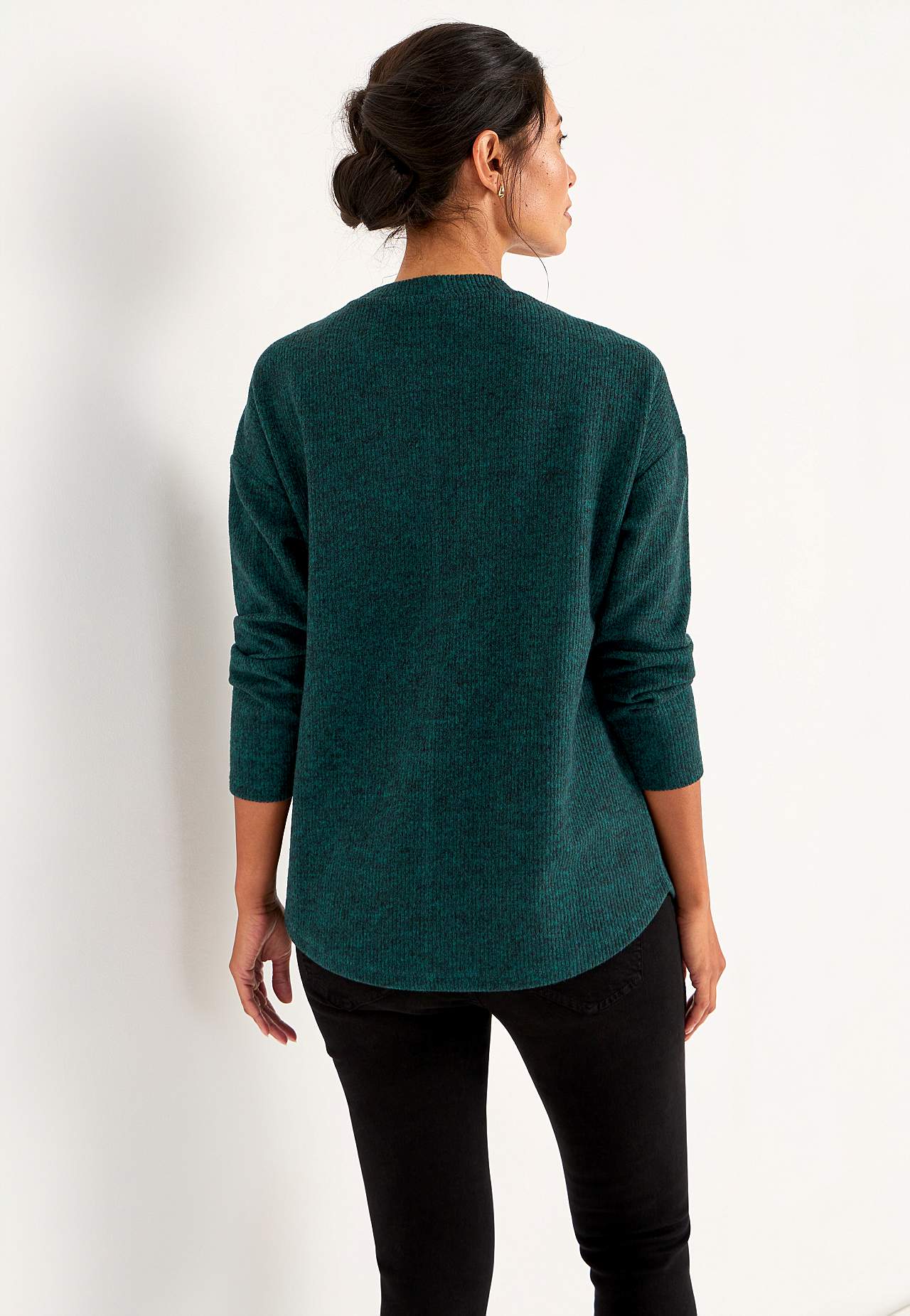 Superblød trøje med dekorativ midtersøm Beata