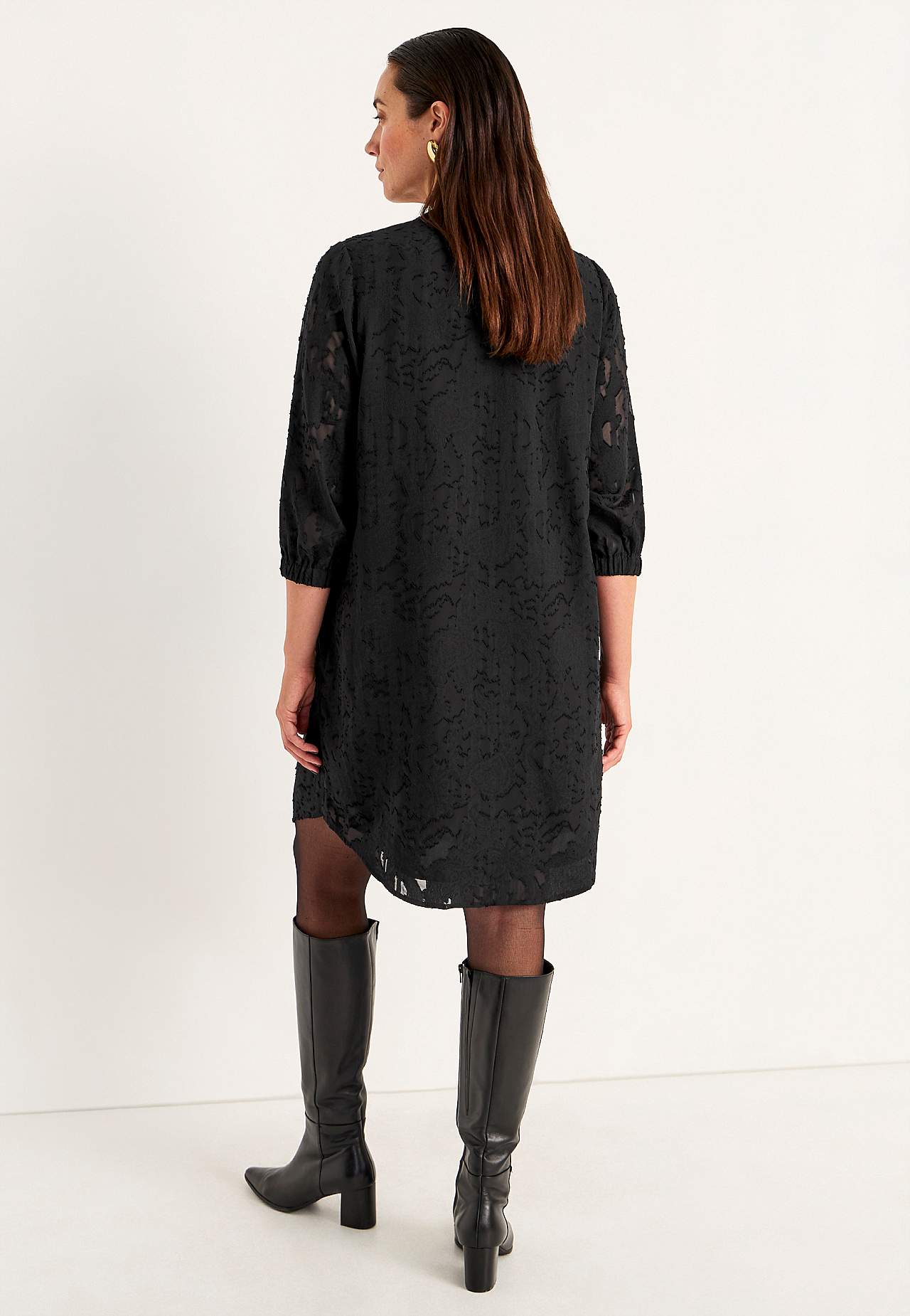 Jacquardvævet, næsten gennemsigtig kjole