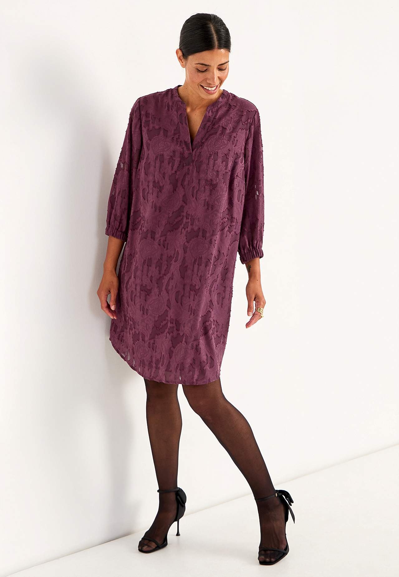 Jacquardvævet, næsten gennemsigtig kjole