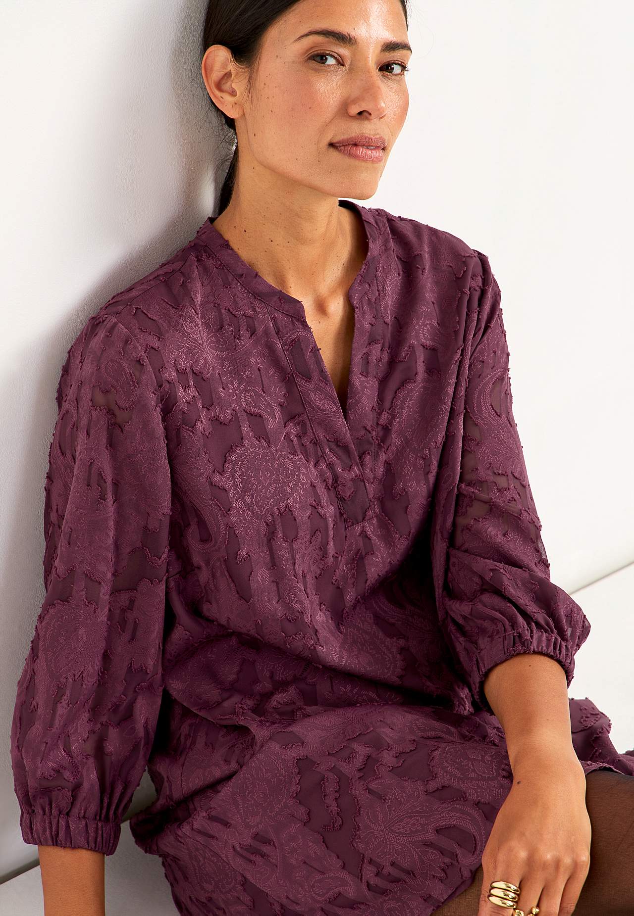 Jacquardvævet, næsten gennemsigtig kjole