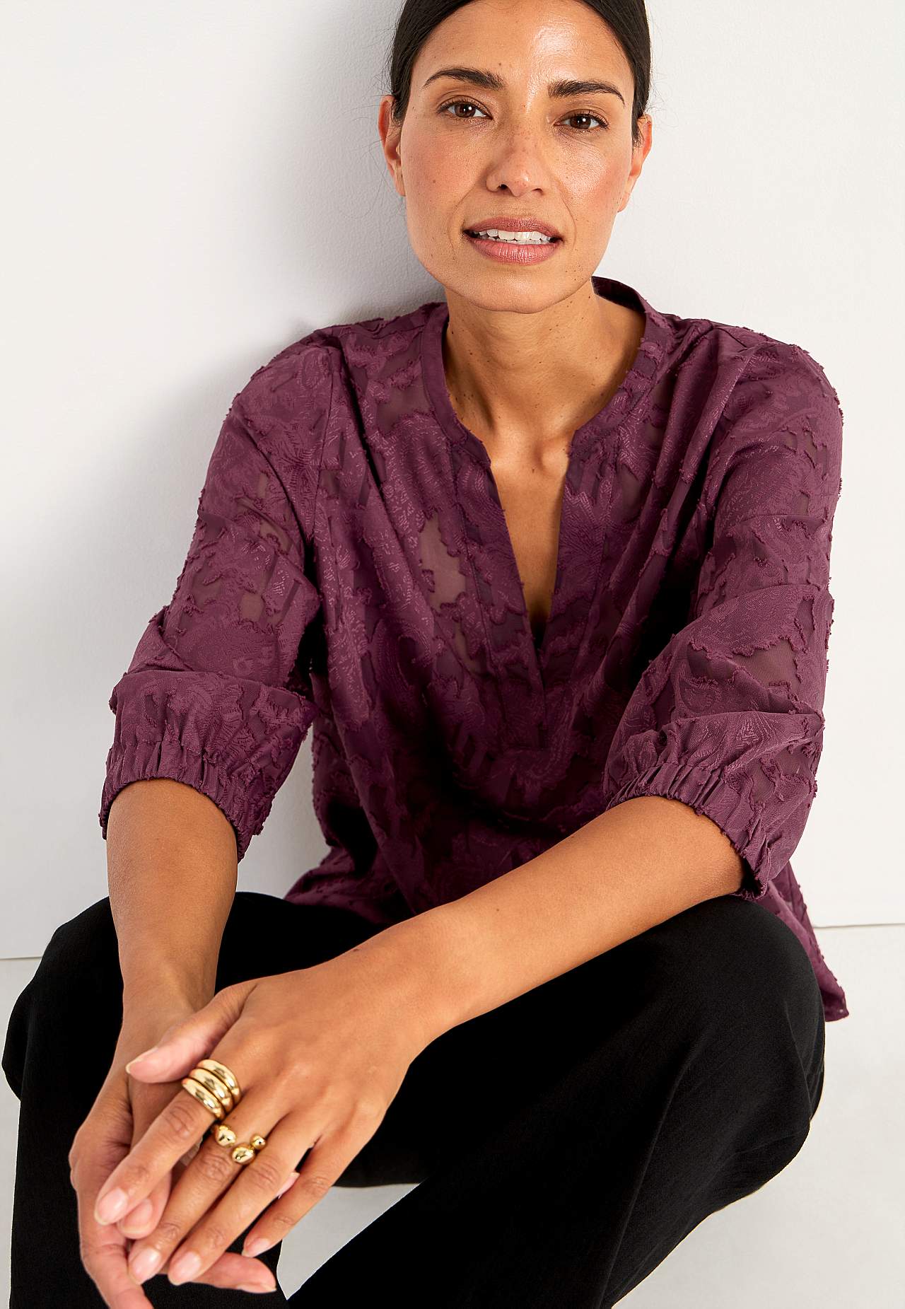 Jacquardvævet, næsten gennemsigtig bluse