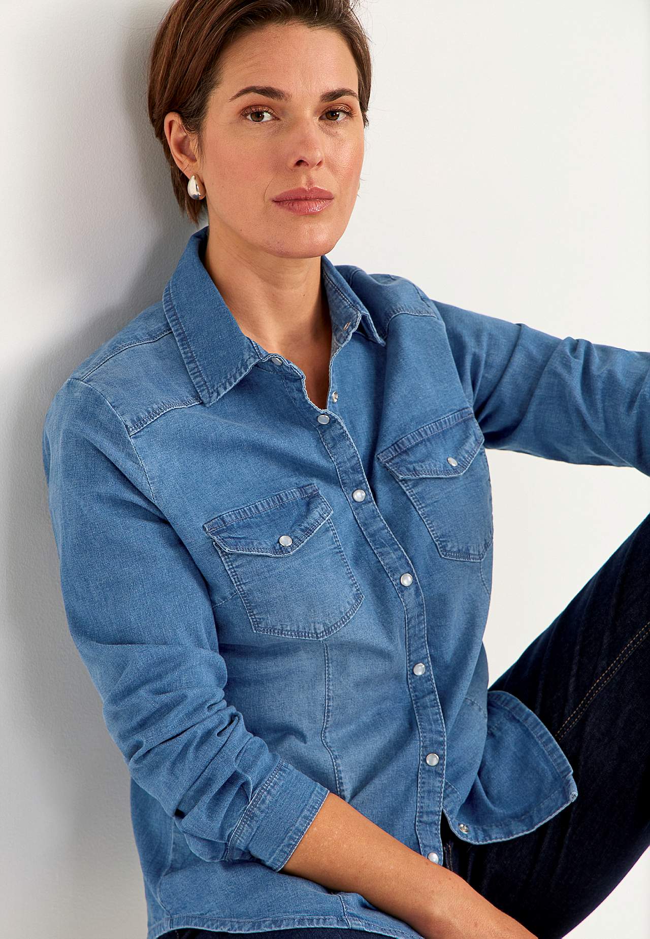 Cowboyskjorte i lidt lettere denim