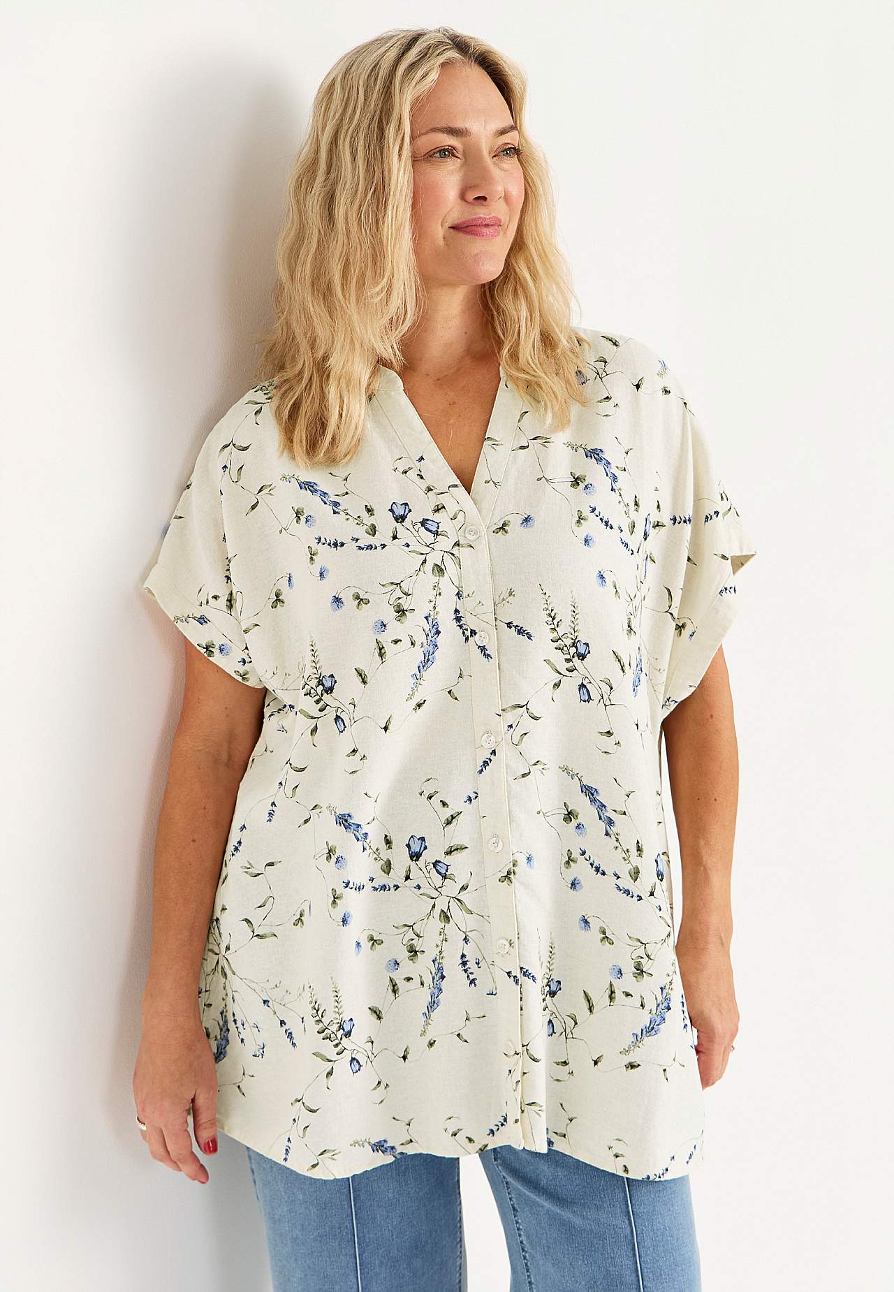 Blomstret hørtunika med knapper