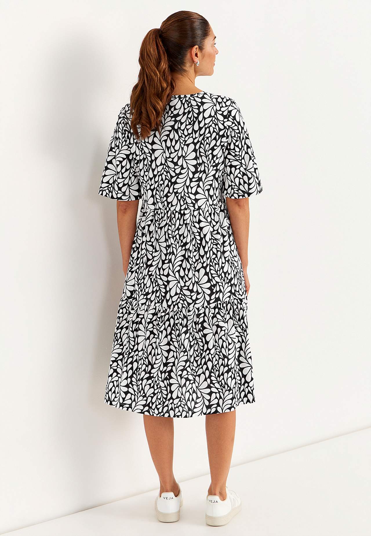 Jerseykjole med volant