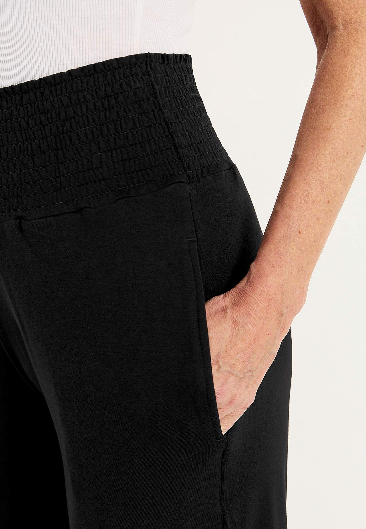 Knælange shorts med lommer