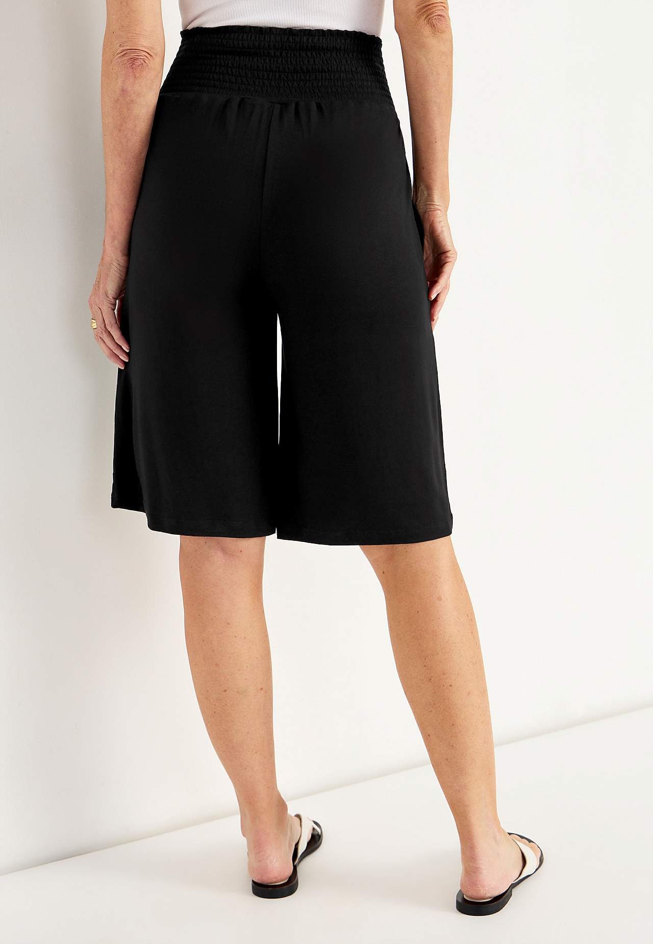 Knælange shorts med lommer