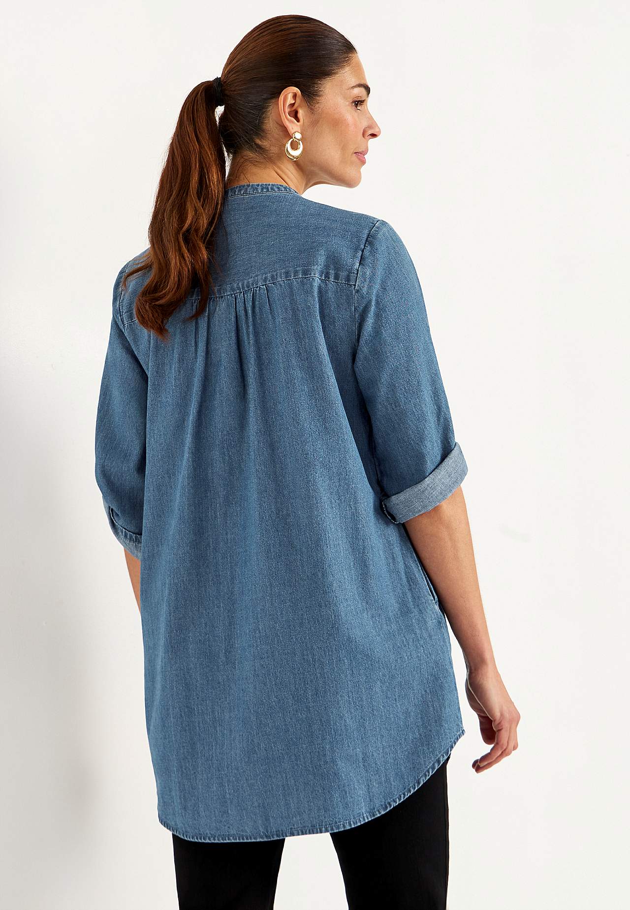 Luftig tunika i let denim med lommer