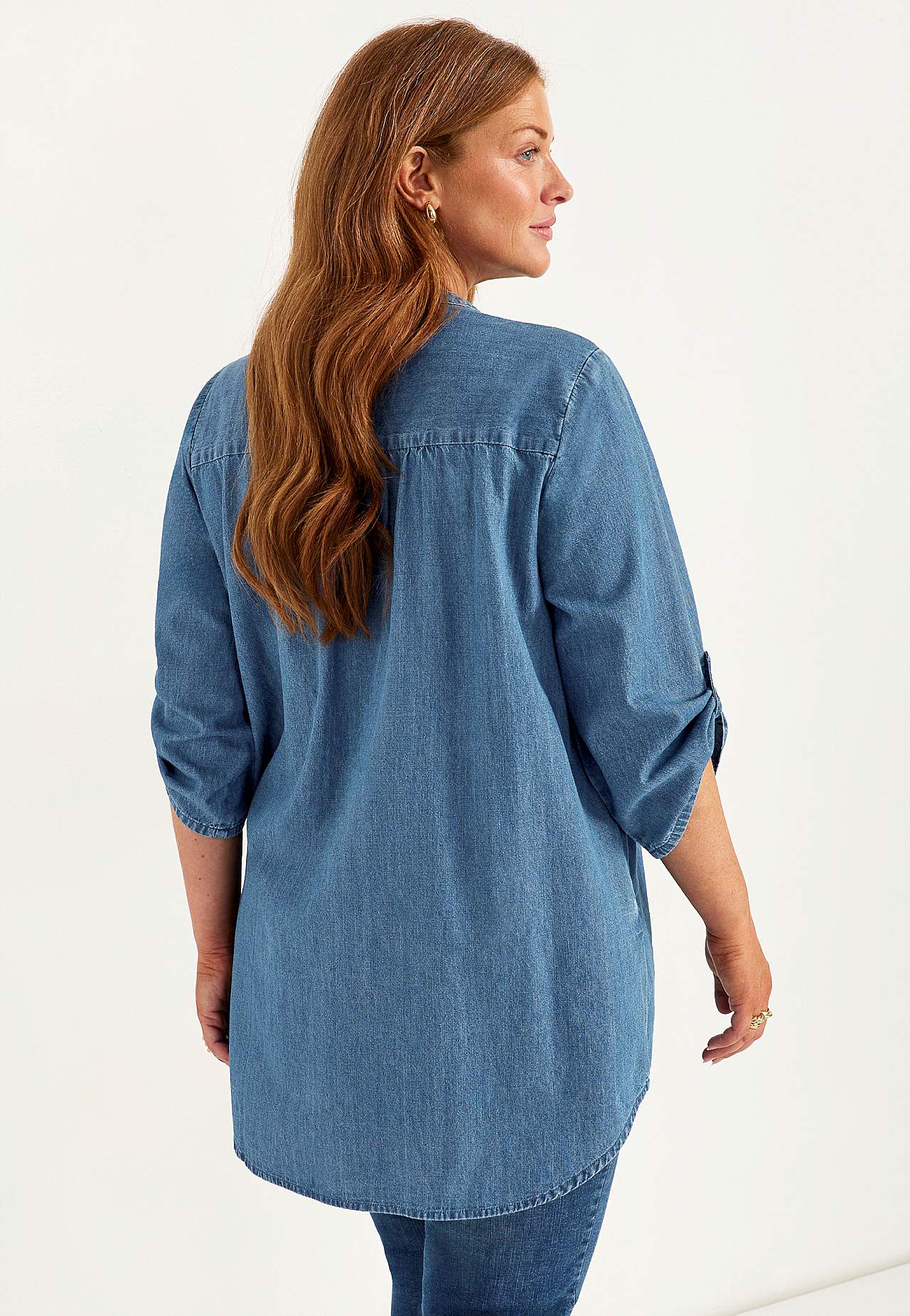 Luftig tunika i let denim med lommer