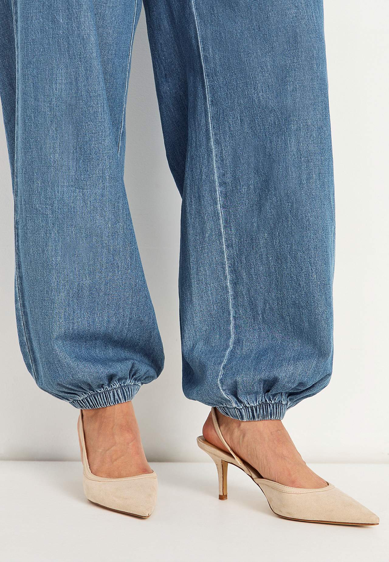 Bukser i let denim med høj talje