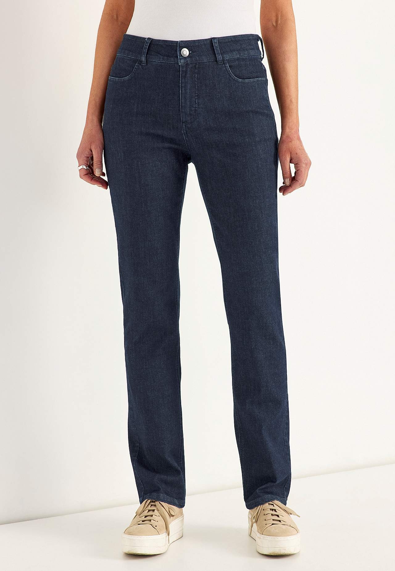 Lige jeans i denim med superstræk - to længder