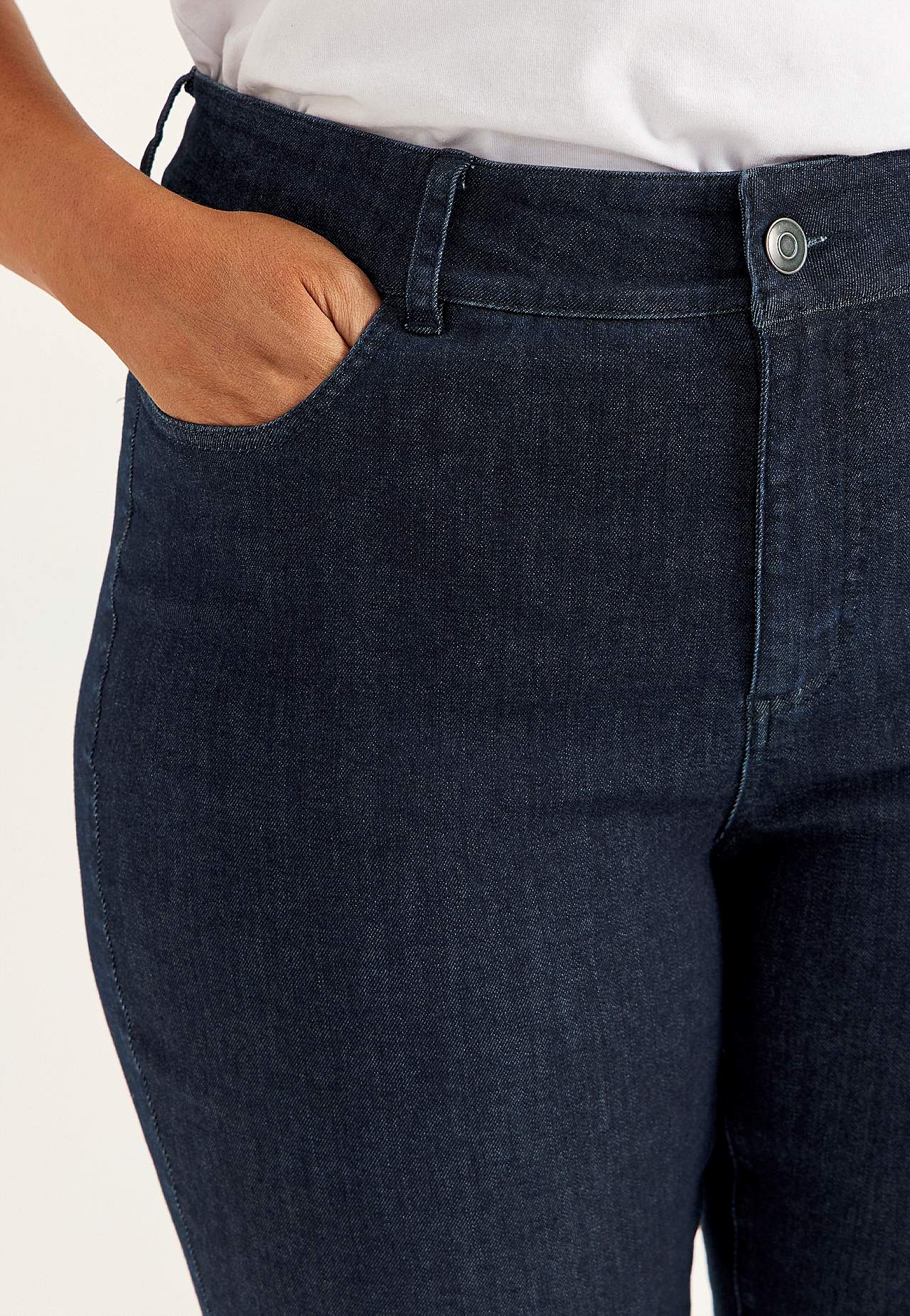 Lige jeans i denim med superstræk - to længder