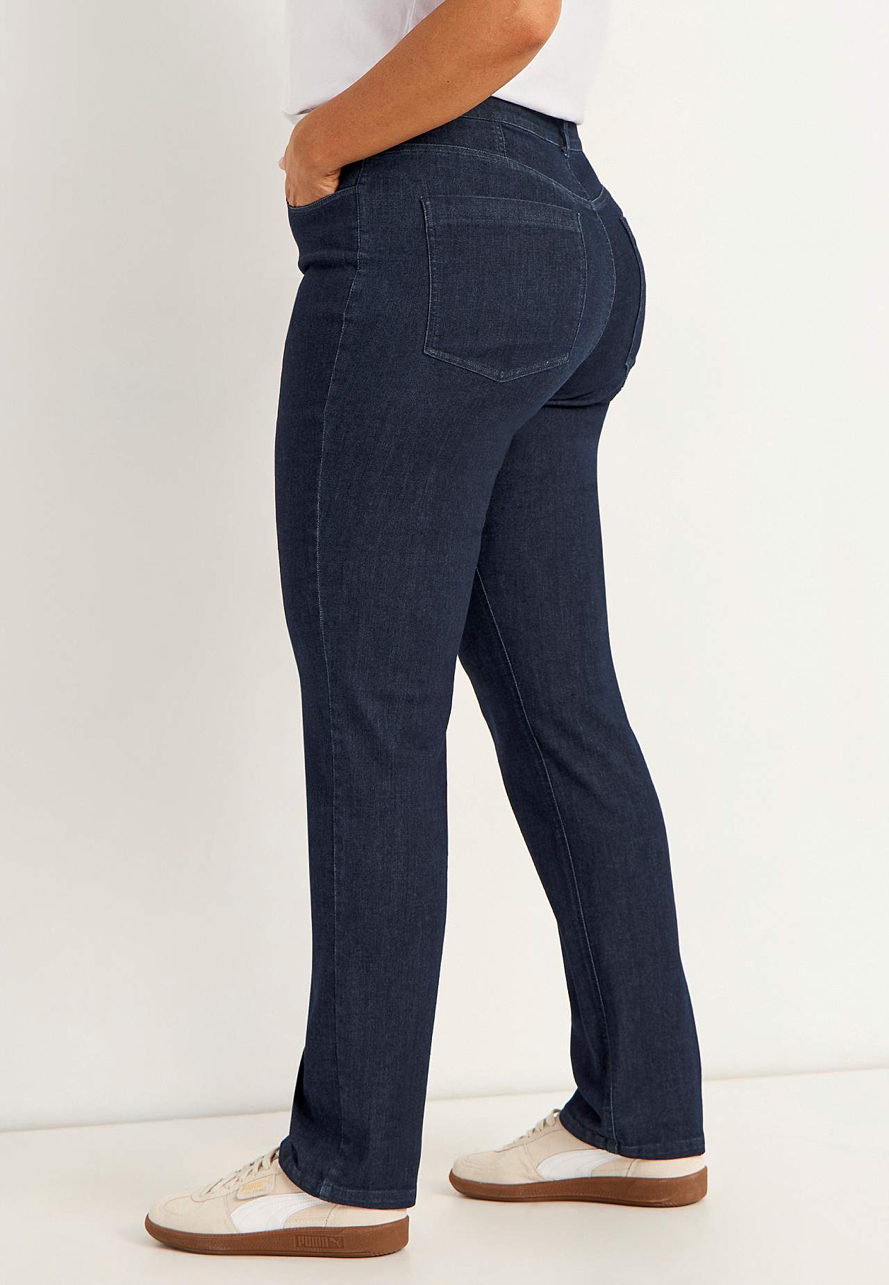 Lige jeans i denim med superstræk - to længder