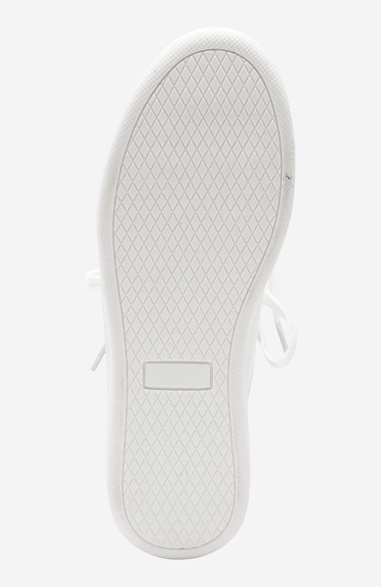 Klassiske sneakers med diskrete dekorative sting