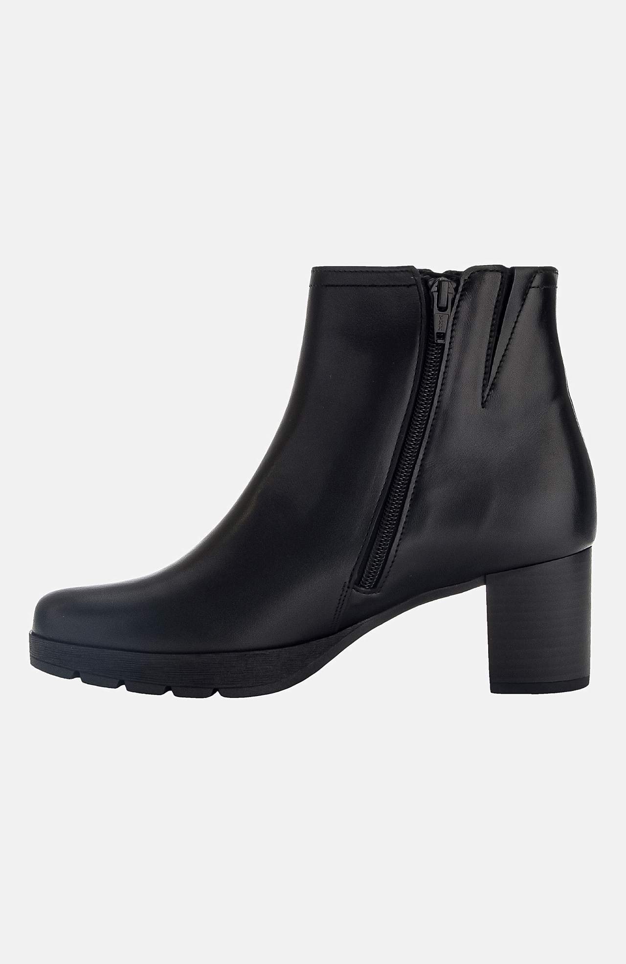 Ankelstøvle med sort spænde