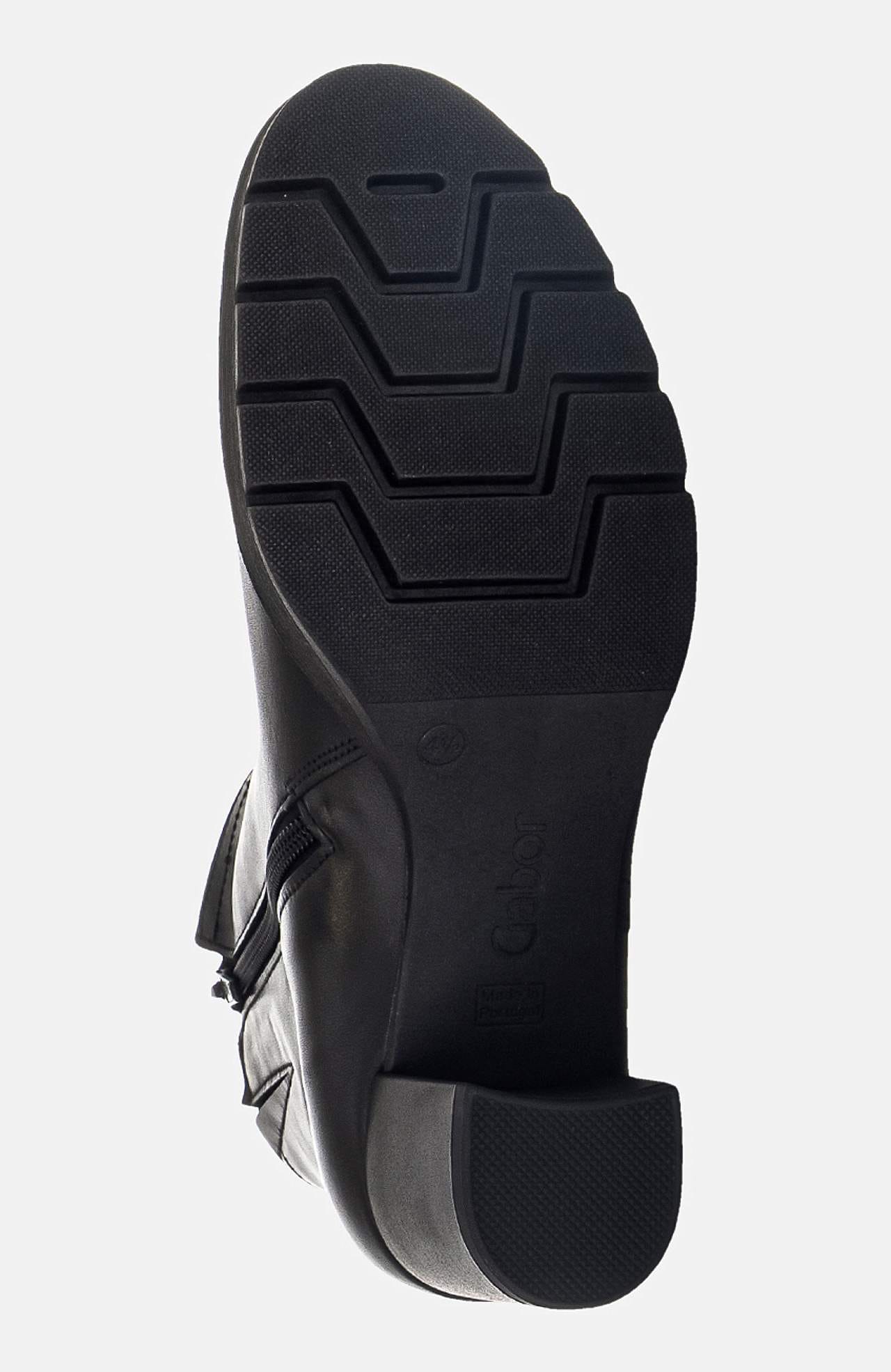 Ankelstøvle med sort spænde