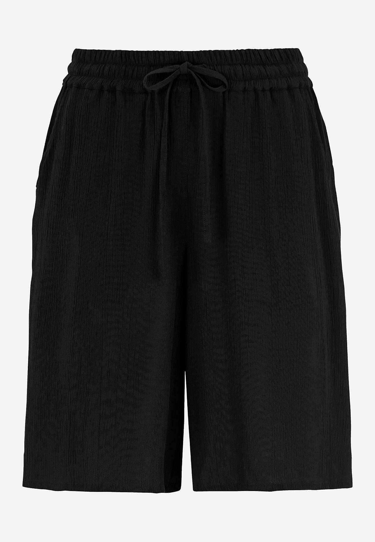 Shorts i kreppet kvalitet Mia