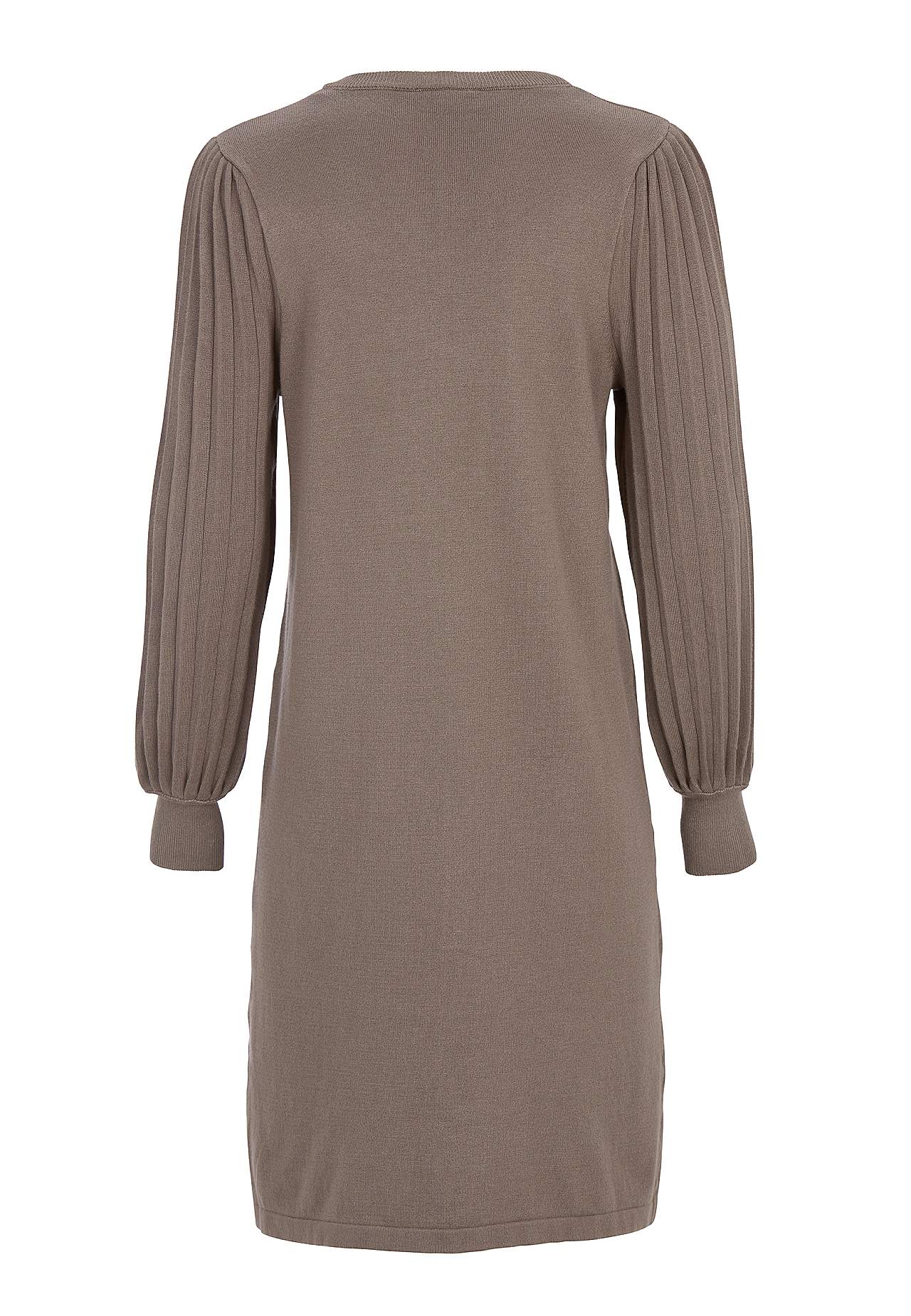 Fintstrikket kjole med plisserede ærmer