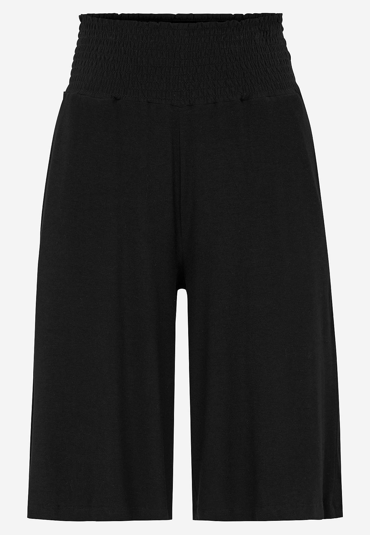 Knælange shorts med lommer
