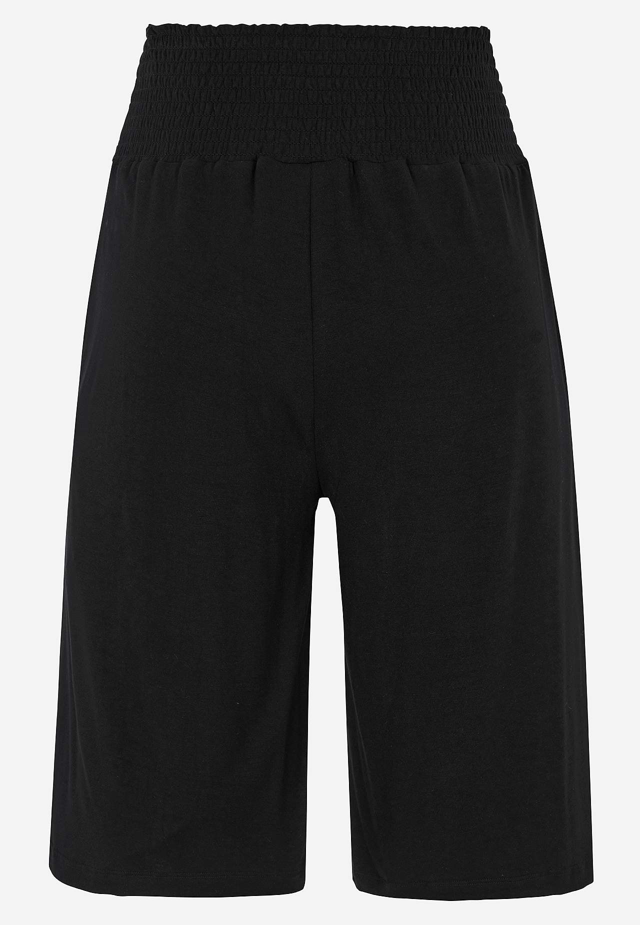 Knælange shorts med lommer
