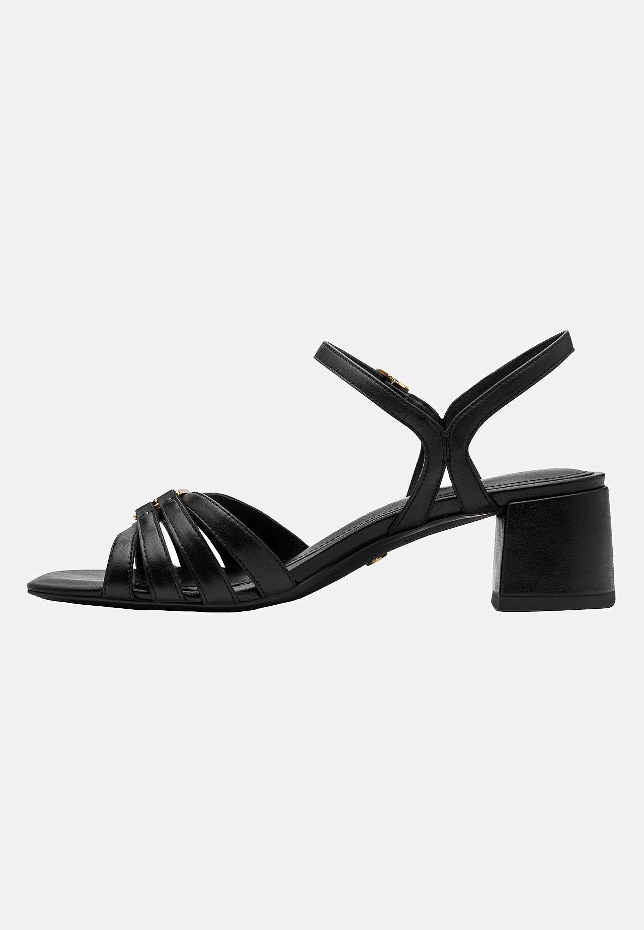 Lædersandalet med metaldetaljer